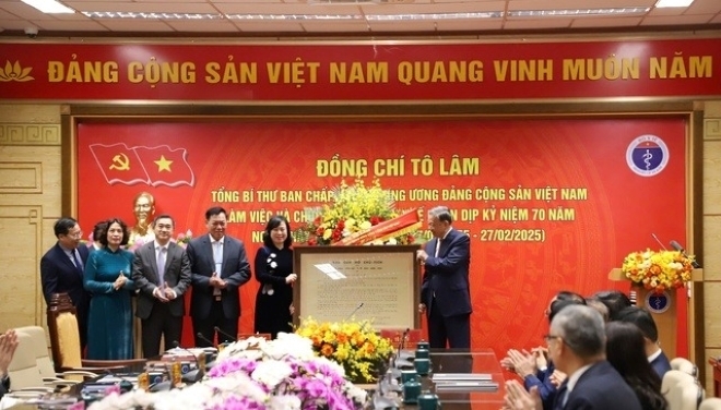 Tổng Bí thư Tô Lâm: Tập trung tháo gỡ khó khăn, rào cản, nút thắt để ngành y tế vươn dậy