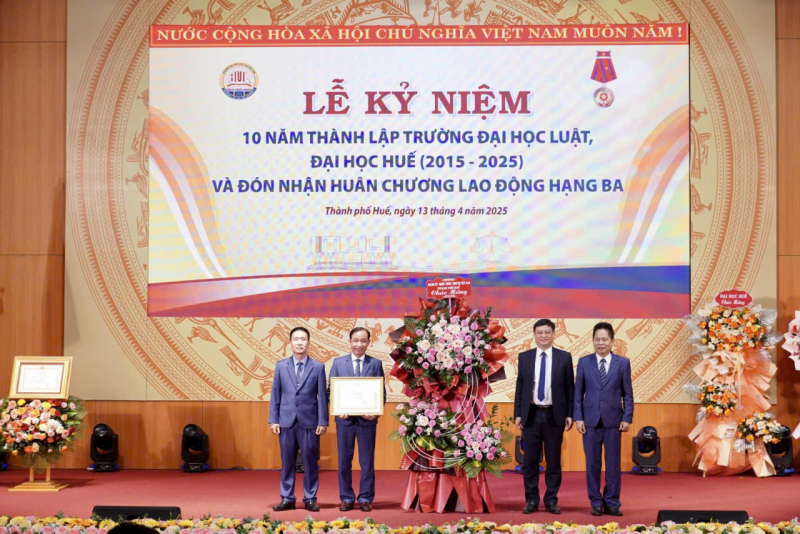 Trường Đại học Luật Huế 10 năm khẳng định vị thế trong nước và quốc tế