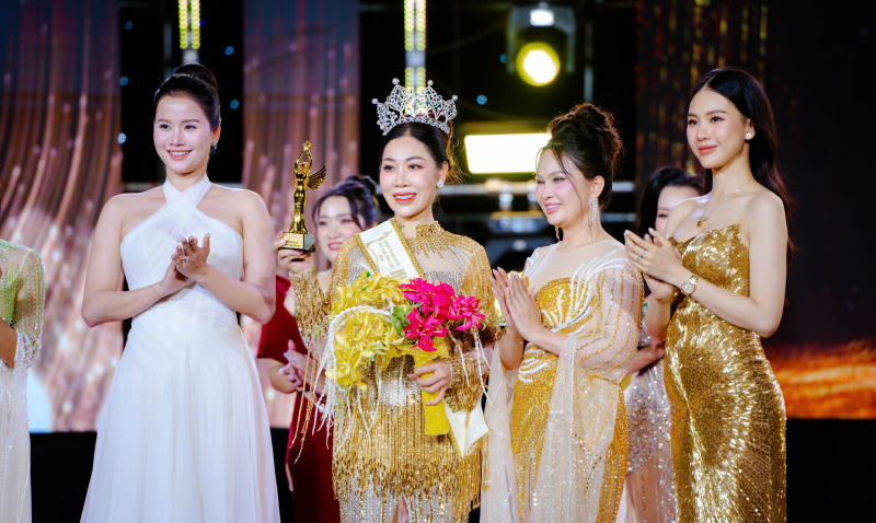 Dược sĩ Lại Thị Thu Hà đăng quang Hoa hậu Đại sứ“Hoa hậu Doanh nhân Hoà bình toàn cầu 2025