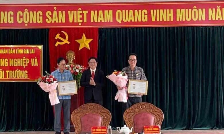Hiệp hội VFAEA: Long trọng trao Kỷ niệm chương cho Lãnh đạo Sở Nông nghiệp và Môi trường tỉnh Gia Lai
