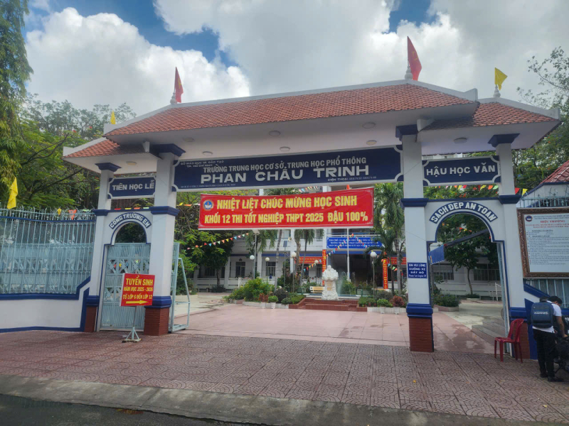 Tp.HCM: Trường THCS – THPT Phan Châu Trinh tổ chức dạy hè vì sao phụ huynh phản ứng?