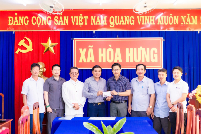 An Giang: Tạp chí Doanh nghiệp và Trang trại Việt Nam trao kinh phí xây nhà tình thương tại xã Hoà Hưng